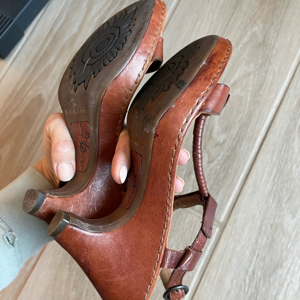 Baltic Borne Crown Elegant Brown Leather Heeled Sandals - Picture 4 of 9